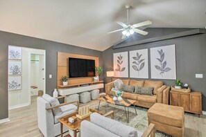 Front of property - Cozy-modern Pensacola Home: Large Yard, Grill (Pensacola)