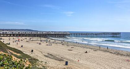 Pacific Beach Apartment: Walk to Beach & Pier!