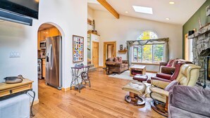 Interior - Tahoe Donner Retreat w/ Hot Tub & Fireplace! (Truckee)