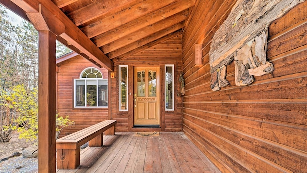 Interior - Tahoe Donner Retreat w/ Hot Tub & Fireplace! (Truckee)
