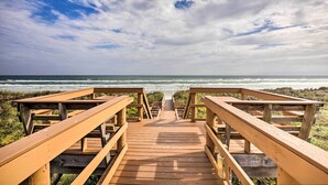 Property grounds - Oceanfront Crescent Beach Villa - Sunrise Views! (St. Augustine)