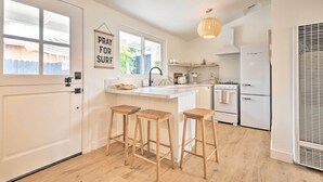 Casa (2 Bedrooms) | Cucina privata | Forno, piano cottura, pentole/stoviglie/utensili