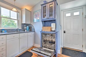 Apartment (1 Bedroom) | Interior - 'captain's Quarters' Updated Provincetown Apt (Provincetown)