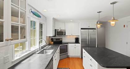 2 Bicycles Provided! Cape Cod Cottage w/ Deck