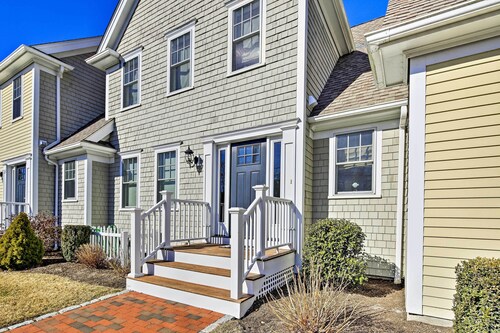 1 Mi to Town & Oyster Pond Beach: Chatham Retreat