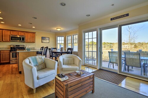 1 Mi to Town & Oyster Pond Beach: Chatham Retreat