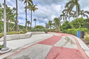 Apartment (1 Bedroom) | Interior - Sunny Miami Beach Condo Steps to Boardwalk! (Miami Beach)