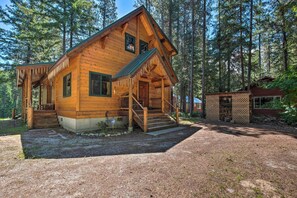 Interior - Secluded Leavenworth Cabin on Chiwawa River! (Leavenworth)