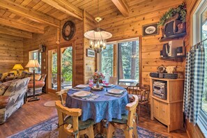 House (3 Bedrooms) | Interior - Secluded Leavenworth Cabin on Chiwawa River! (Leavenworth)