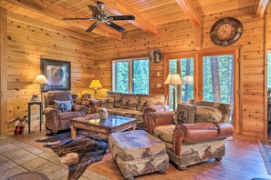 House (3 Bedrooms) | Interior - Secluded Leavenworth Cabin on Chiwawa River! (Leavenworth)