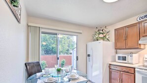 Microwave, oven, stovetop, dishwasher - Guest-ready San Antonio House, Near Downtown! (San Antonio)