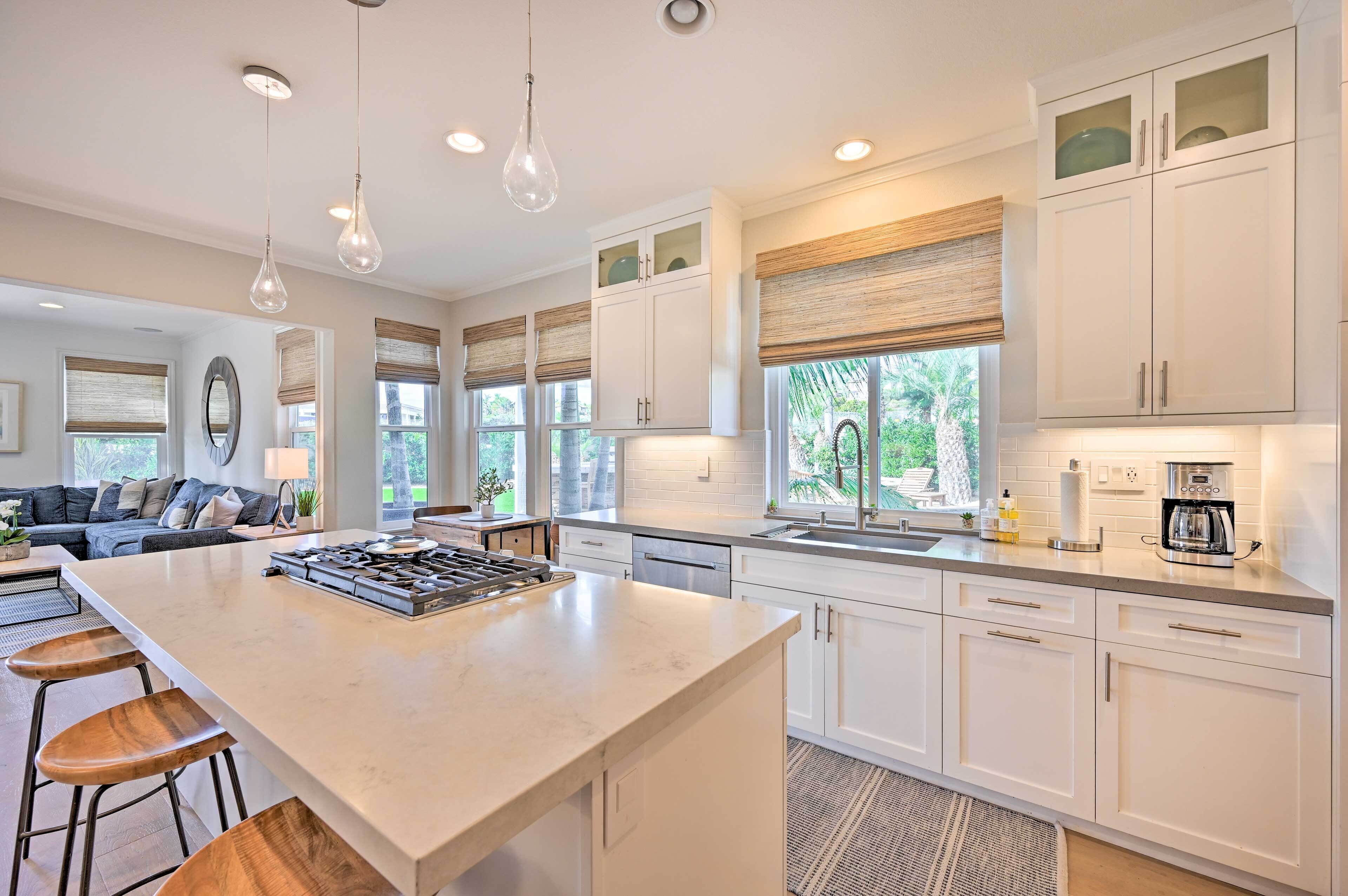 House (4 Bedrooms) | Private kitchen | Microwave, oven, stovetop, dishwasher