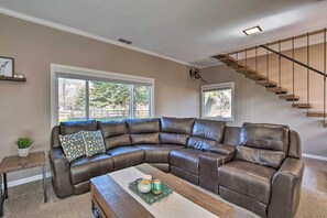 House (3 Bedrooms) | Interior - Ellensburg Home w/ Mountain Views on 3 Acres! (Ellensburg)