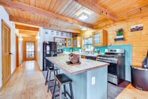 House (2 Bedrooms) | Interior - Deck, Fire Pit & Grill: Log Cabin in Black Hawk (Black Hawk)