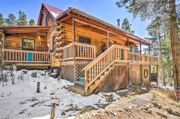 House (2 Bedrooms) | Interior - Deck, Fire Pit & Grill: Log Cabin in Black Hawk (Black Hawk)
