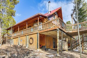 House (2 Bedrooms) | Interior - Deck, Fire Pit & Grill: Log Cabin in Black Hawk (Black Hawk)