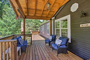 House (3 Bedrooms) | Interior - Packwood Cabin <20 Mi to Mt Rainier Adventure (Packwood)