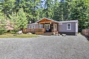 House (3 Bedrooms) | Interior - Packwood Cabin <20 Mi to Mt Rainier Adventure (Packwood)