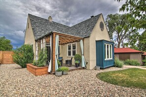 Interior - Colorful CO Springs Retreat - Blocks to Downtown! (Colorado Springs)