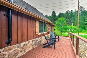 House (2 Bedrooms) | Interior - Creekside Morrison Cabin ~ 9 Mi to Red Rocks Park! (Morrison)