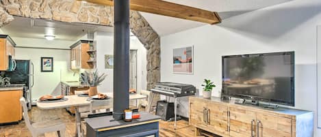 House (2 Bedrooms) | Interior