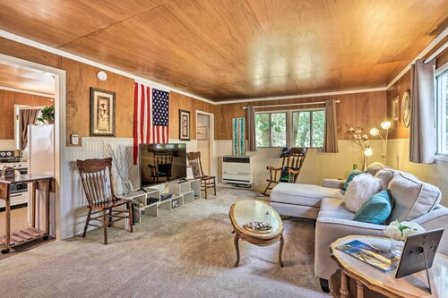 Cozy Crestline Cabin, Close to Lakes, Parks!