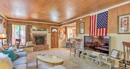 Cozy Crestline Cabin, Close to Lakes, Parks!