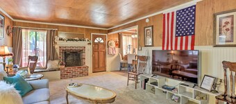 Cozy Crestline Cabin, Close to Lakes, Parks!