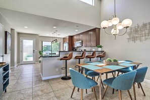 Apartment (2 Bedrooms) | Interior - Mtn & Golf Course Views: Relaxing Palm Desert Gem (Palm Desert)