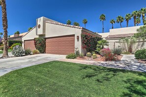 Apartment (2 Bedrooms) | Interior - Mtn & Golf Course Views: Relaxing Palm Desert Gem (Palm Desert)