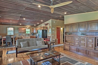 Guntersville Cabin w/ Lake Views!