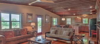 Guntersville Cabin w/ Lake Views!