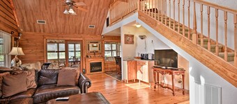 40-acre Farm w/ Animals & Fishing in Sebring!