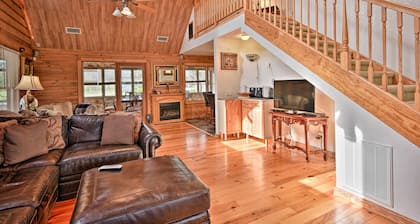 40-acre Farm w/ Animals & Fishing in Sebring!