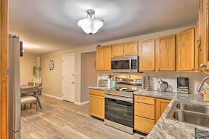 House (3 Bedrooms) | Interior