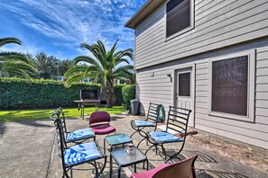 House (6 Bedrooms) | Interior - Family-friendly Home ~ 12 Mi to Space Center! (Pasadena)