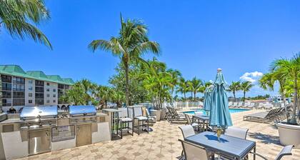 Naples Escape in Regatta w/ Resort Amenities!