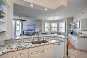 Apartment (3 Bedrooms) | Interior - Naples Escape in Regatta w/ Resort Amenities! (Naples)