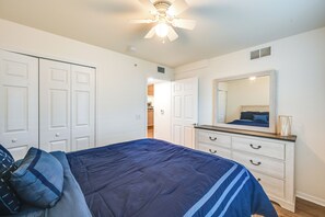 Apartment (2 Bedrooms) | Interior - Naples Condo w/ Pool Access ~ 6 Mi to Beach (Naples)