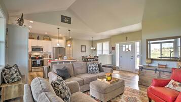 House (3 Bedrooms) | Interior