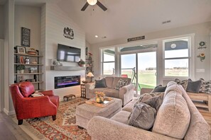 Interior - Family-friendly Home Near Potholes State Park (Othello)