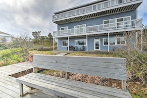 Interior - Canal-front Vacation Rental in Ocean Shores (Ocean Shores)