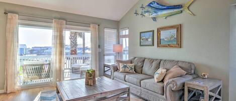 Appartement (2 Bedrooms) | Coin séjour | Livres