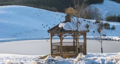 'A Bit of Heaven' Cabin < 13 Miles From Boone!