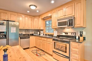 House (4 Bedrooms) | Interior - 'A Bit of Heaven' Cabin < 13 Miles From Boone! (Fleetwood)