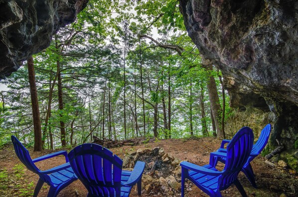 House (4 Bedrooms) | Interior - Waterfront Views & Resort Perks: Osage Beach Home (Osage Beach)