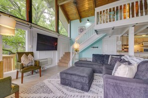 House (4 Bedrooms) | Interior - Waterfront Views & Resort Perks: Osage Beach Home (Osage Beach)