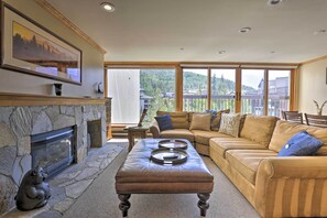 Apartment (3 Bedrooms) | Front of property - Spacious Vail Condo: Steps From Eagle Bahn Gondola (Vail)