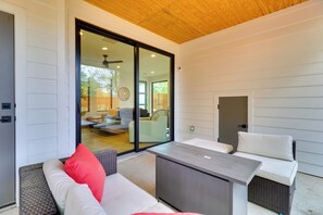 House (2 Bedrooms) | Interior - Chic Austin House w/ Spacious Backyard & Hammock (Austin)