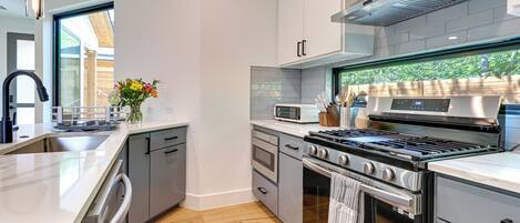 House (2 Bedrooms) | Interior